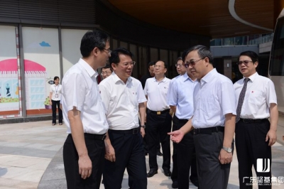 中央政治局委員、廣東省委書記胡春華視察河源市商業(yè)中心