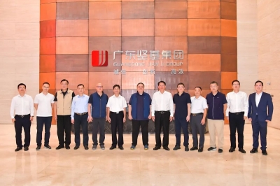 中國(guó)凱利集團(tuán)副董事長(zhǎng)、華葉控股董事長(zhǎng)葉弘毅率隊(duì)到堅(jiān)基集團(tuán)考察交流